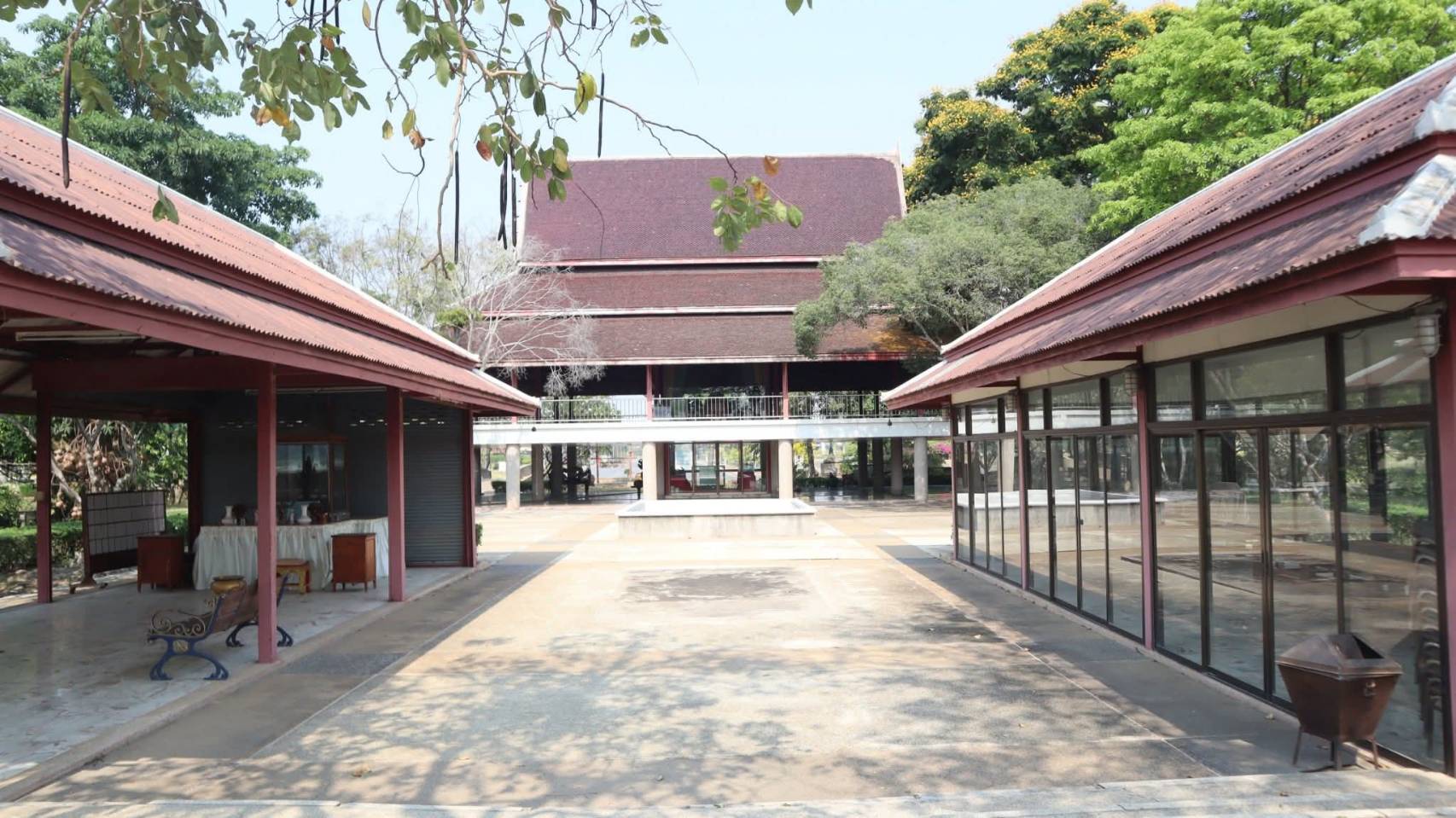 title - เที่ยวอยุธยา อย่าลืมแวะเข้ามาชมงานศิลปหัตถกรรมและงานศิลป์ ที่ ศูนย์ส่งเสริมและพัฒนาพัฒนาอาชีพเสริมนอกภาคการเกษตร (ศูนย์ศิลปาชีพบางไทรฯ (เดิม))